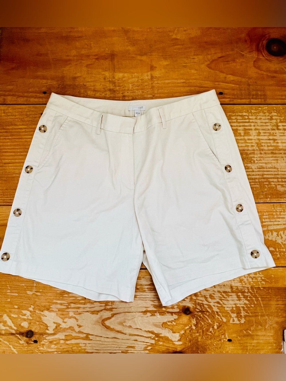 J.Jill White Cotton Linen Blend Shorts Size 12 Nautical Button Detail